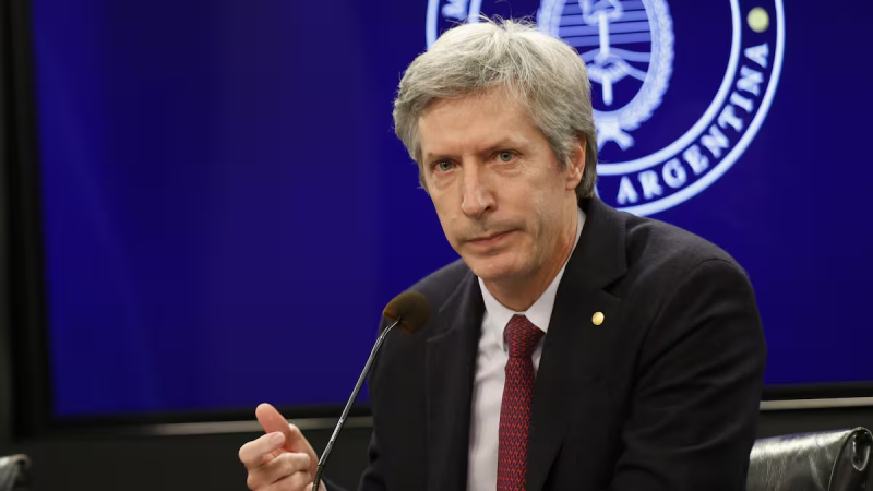 El Banco Central desmintió cambios en la compra de dólares y aclaró el alcance de la normativa